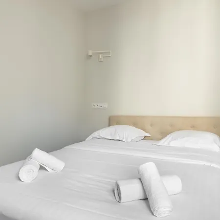Cozy And 2bdr Modern In 10th Nyaraló Párizs