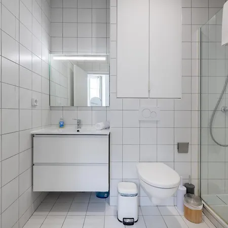 Cozy And 2bdr Modern In 10th * Párizs