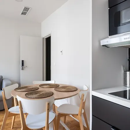 Cozy And 2bdr Modern In 10th * Párizs