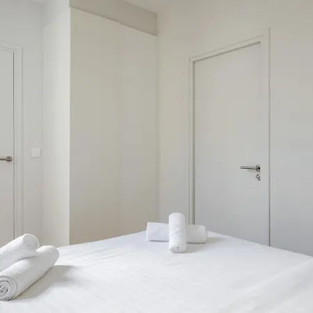 Cozy And 2bdr Modern In 10th * Paris