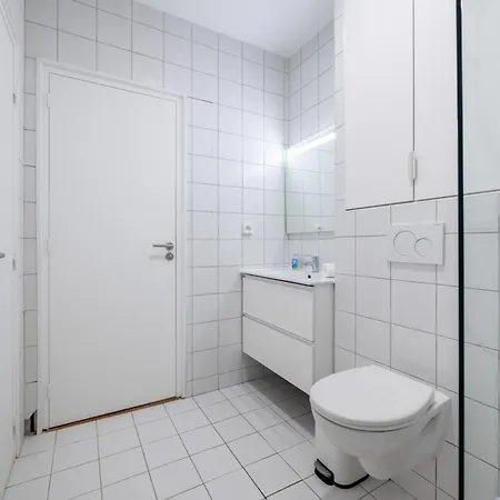 Cozy And 2bdr Modern In 10th