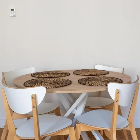 Cozy And 2bdr Modern In 10th * Párizs