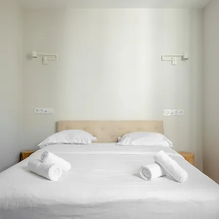 Cozy And 2bdr Modern In 10th 펜션 *