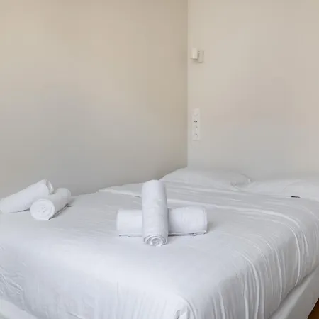 Cozy And 2bdr Modern In 10th 파리